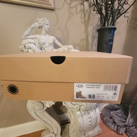 Ugg Elysium Leather Boot in Brown 9.5 #443 - Picture 17 of 17